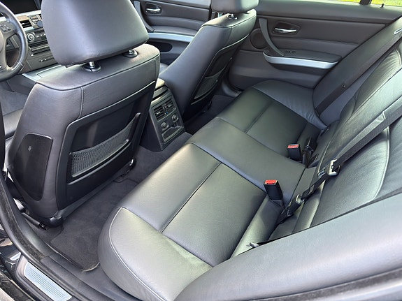 BMW 335i 6 of 7