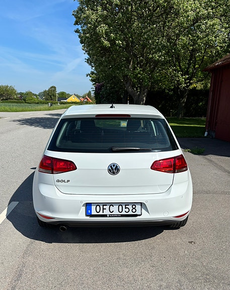 Volkswagen Golf VII 2 of 6