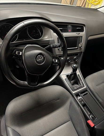 Volkswagen Golf VII 6 of 6