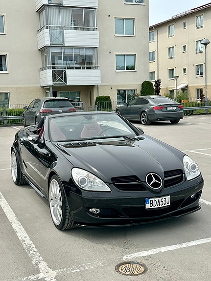 Mercedes-Benz SLK350 2 of 5