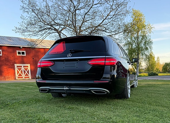 Mercedes-Benz E220 8 of 8
