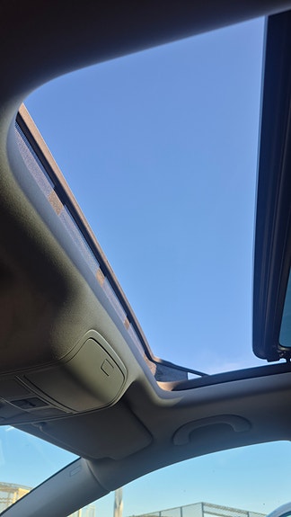 Volkswagen Touran 4 of 5