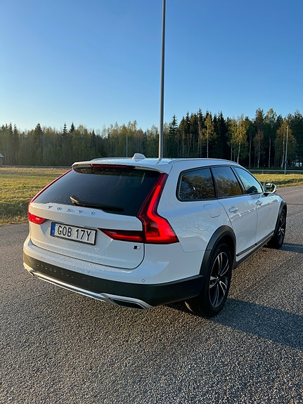 Volvo V90 Cross Country 4 of 5