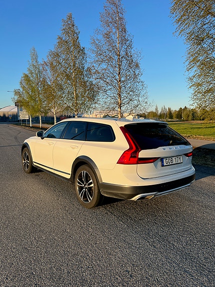 Volvo V90 Cross Country 5 of 5