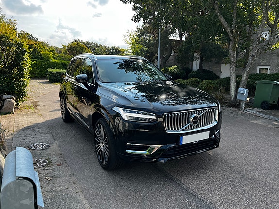 Volvo XC90 2 of 13