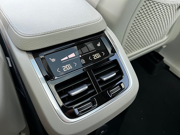 Volvo XC90 12 of 13