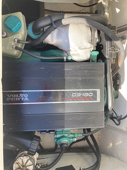 Flipper 666 HT -05 Volvo Penta D3 190 hk Diesel 4 of 10