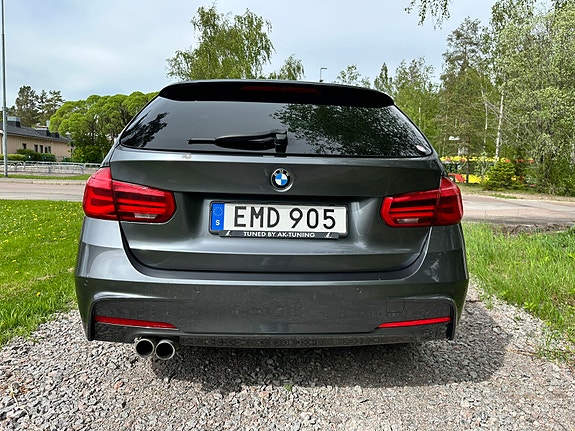 BMW 335d 4 of 5