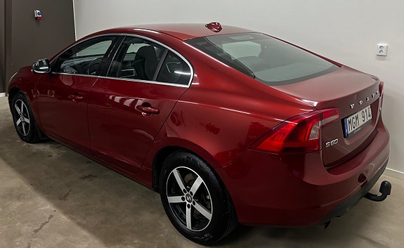 Volvo S60 3 of 5