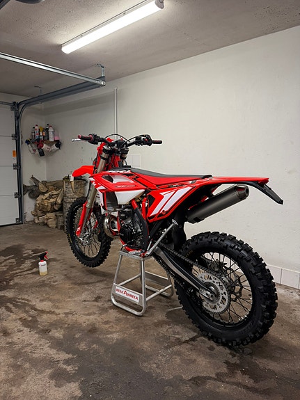 Beta 300 RR Motard/Enduro 3 of 3