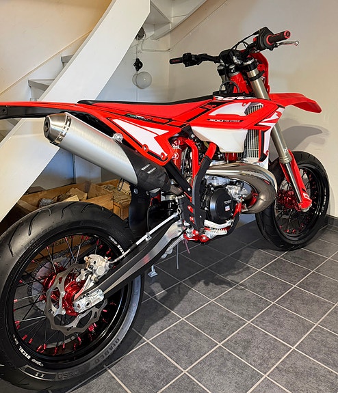 Beta 300 RR Motard/Enduro 2 of 3