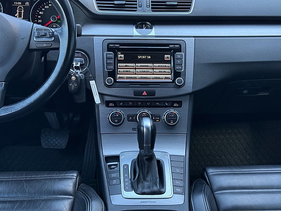 Volkswagen Passat 23 of 30