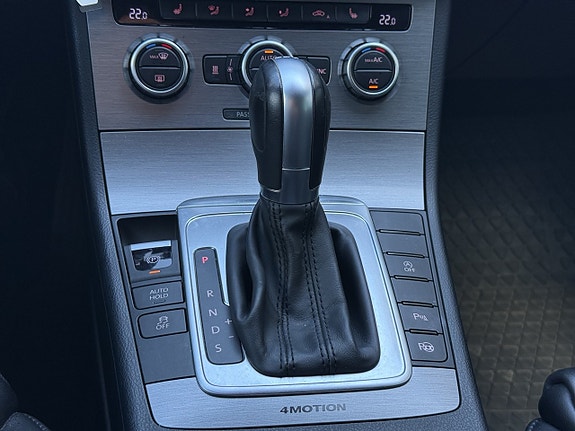 Volkswagen Passat 24 of 30