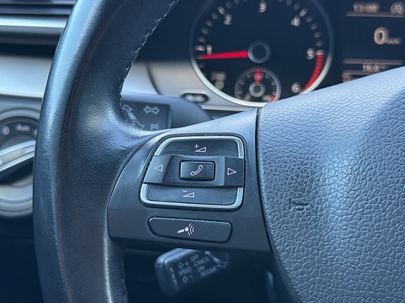Volkswagen Passat 27 of 30
