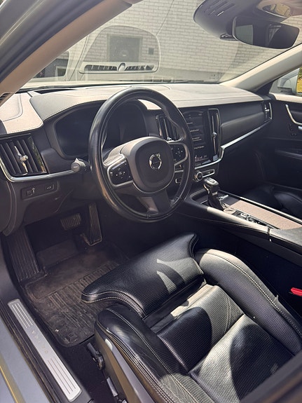 Volvo V90 Cross Country 6 of 9