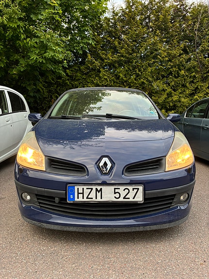 Renault Clio 2 of 5