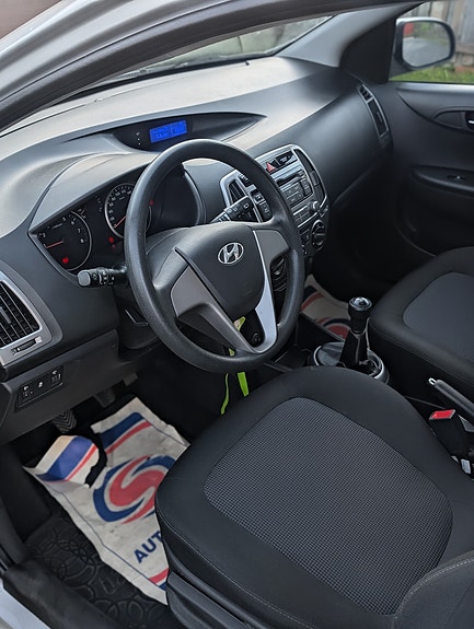 Hyundai i20 4 of 5