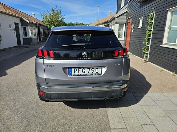 Peugeot 3008 4 of 5