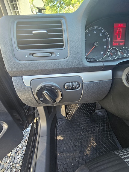 Volkswagen Golf V 22 of 30