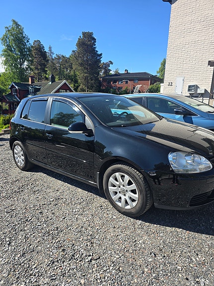 Volkswagen Golf V 2 of 30