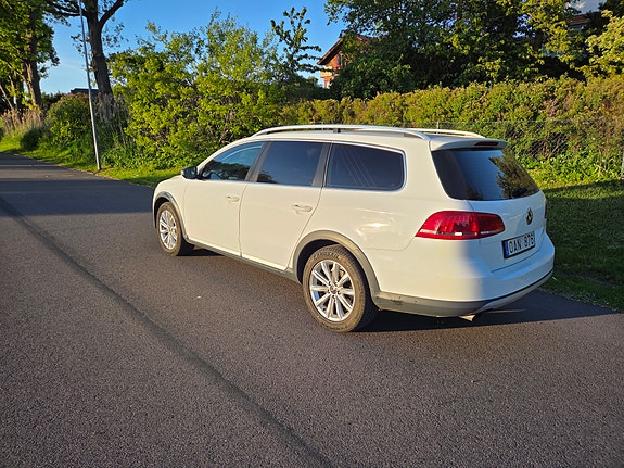 Volkswagen Passat Alltrack 4 of 5