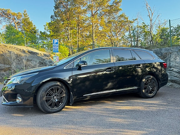 Toyota Avensis 4 of 5