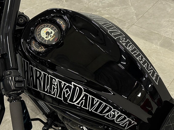 Harley-Davidson VRSCDX Night Rod Special 1.3 | Unik 13 of 16