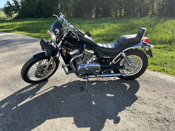 Suzuki VS 750 GLF - Intruder 2 of 5