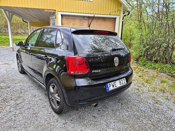 Volkswagen Polo 2 of 5