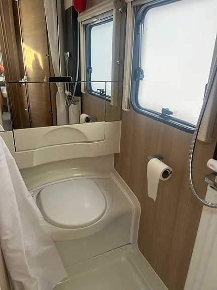 Adria Adora 613PK 12 of 17