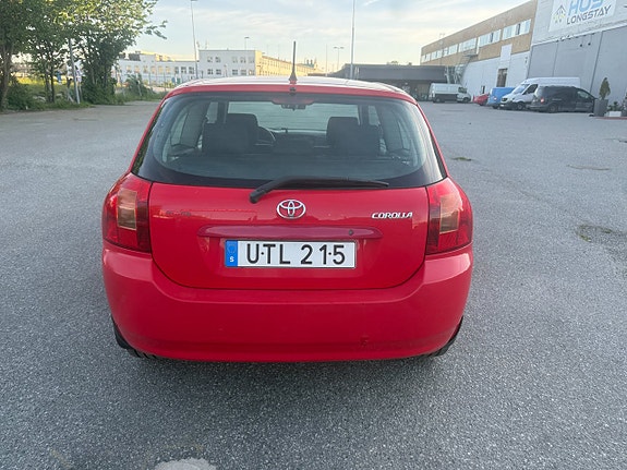 Toyota Corolla 8 of 11