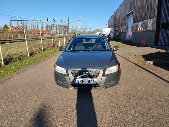 Volvo V70 8 of 14