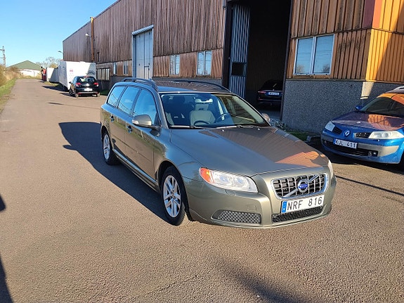 Volvo V70 7 of 14