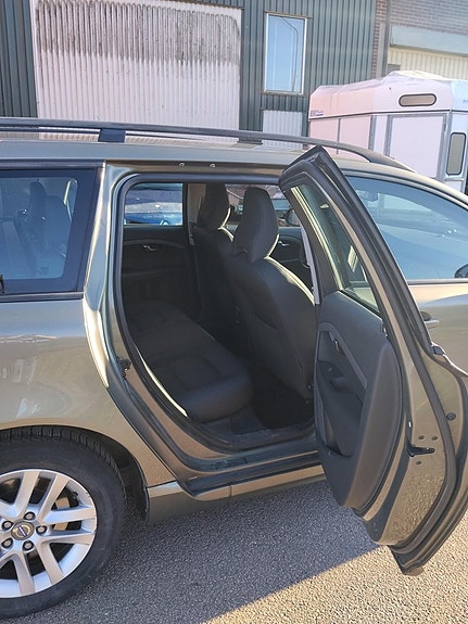 Volvo V70 13 of 14