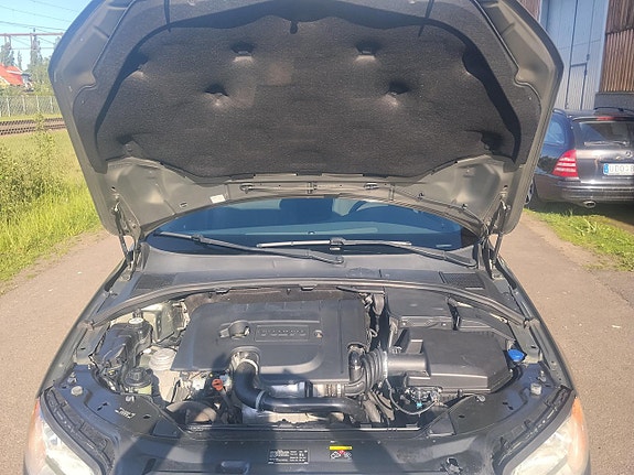 Volvo V70 9 of 14