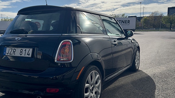 MINI Cooper 5 of 5
