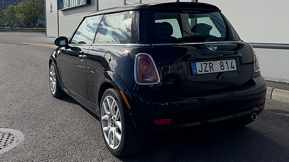 MINI Cooper 3 of 5