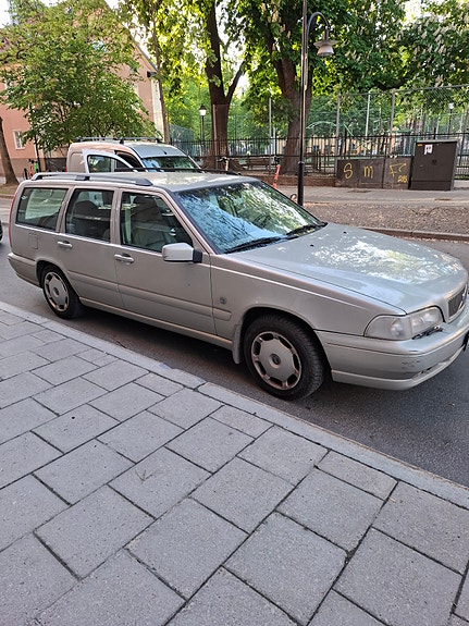 Brugt Volvo V70 2.4