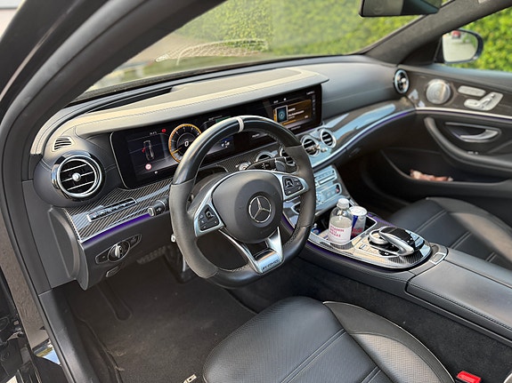 Mercedes-Benz E63 10 of 20