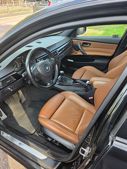 BMW 330d 3 of 10