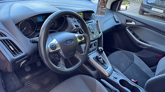 Ford Focus 10 of 16