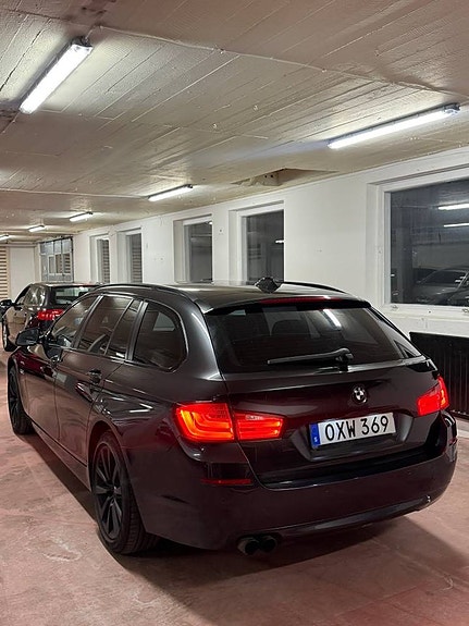 BMW 520d 2 of 5