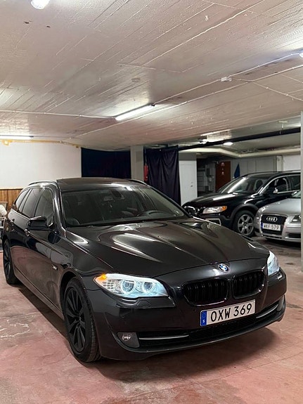 BMW 520d 4 of 5