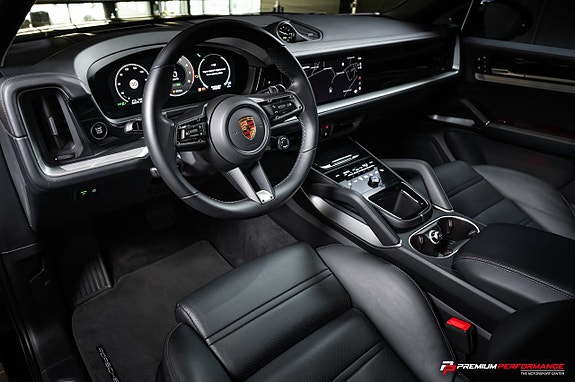 Porsche Cayenne 14 of 30