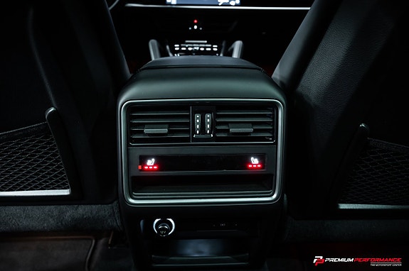 Porsche Cayenne 29 of 30