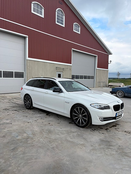 BMW 520d 2 of 9