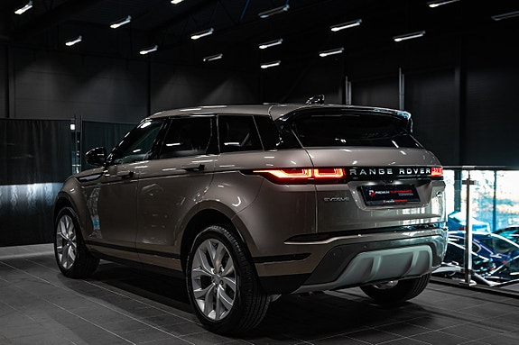 Land Rover Range Rover Evoque 2 of 5