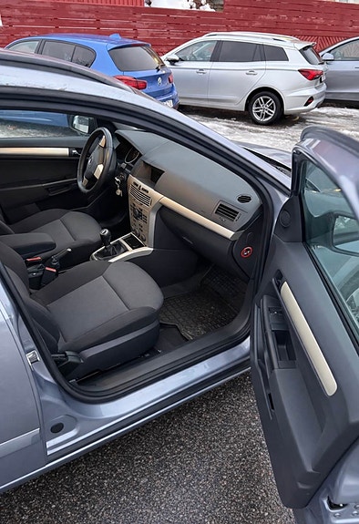 Opel Astra 4 of 4