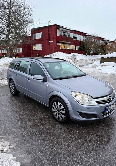Opel Astra 2 of 4