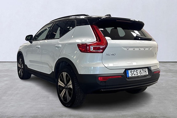 Volvo XC40 4 of 5